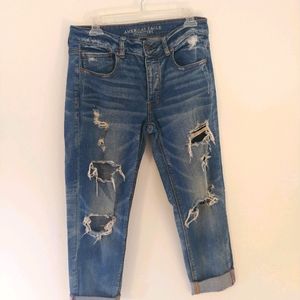 American Eagle Tomgirl Size 6 Distressed Jeans
